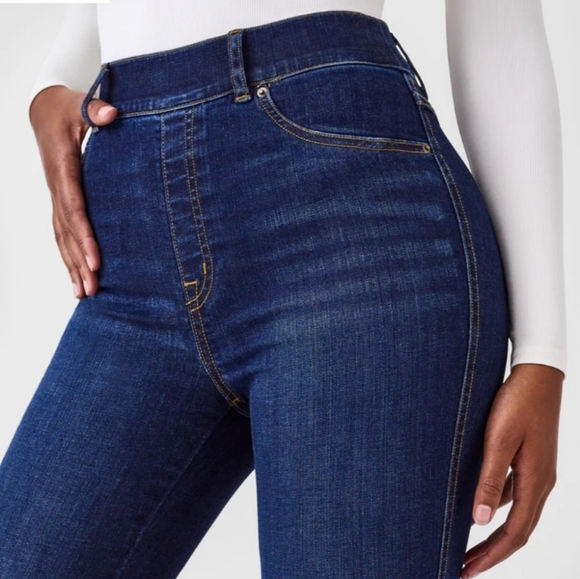 Spanx Flared Pull On Demin Stretch Jeans Midnight Shade 32" Inseam - Picture 9 of 9